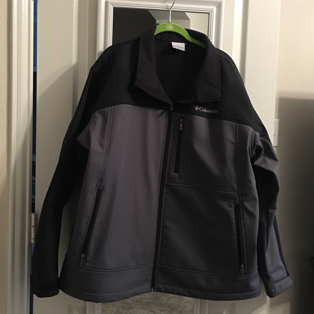 Men’s soft shell Columbia Jacket
